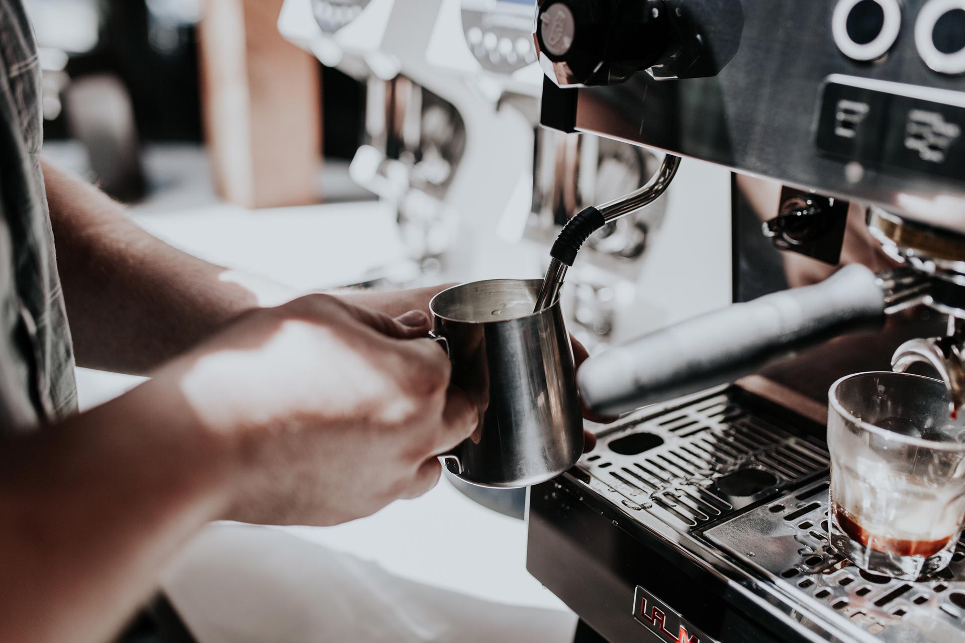 Qué diferencia un café de especialidad de uno comercial